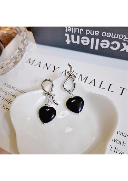 A15 2022 Yeni Siyah Kulak Çıtçıt Düzensiz Geometrik Kalp Küpe Kadın Moda Saplama Küpe Düğün Takısı Hediyeler Dangle Küpe (Yurt Dışından)