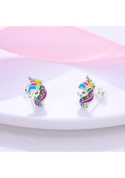 YFE040 925 Ayar Gümüş Renkli Zirkon Saplama Küpe Hayvan Unicorn Kedi Paw Küpe Kadınlar Için Doğum Günü Partisi Engagemen Takı (Yurt Dışından) modelleri