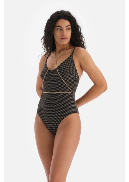 Siyah Üçgen Mayo indirimleri