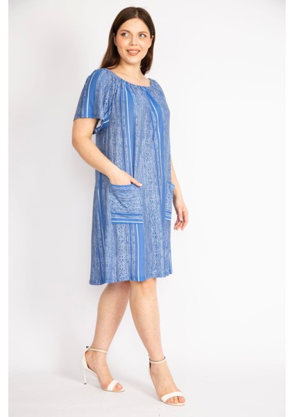 Kadın Mavi Büyük Beden Yakası Lastik Detaylı Ön Cepli Elbise fırsatları