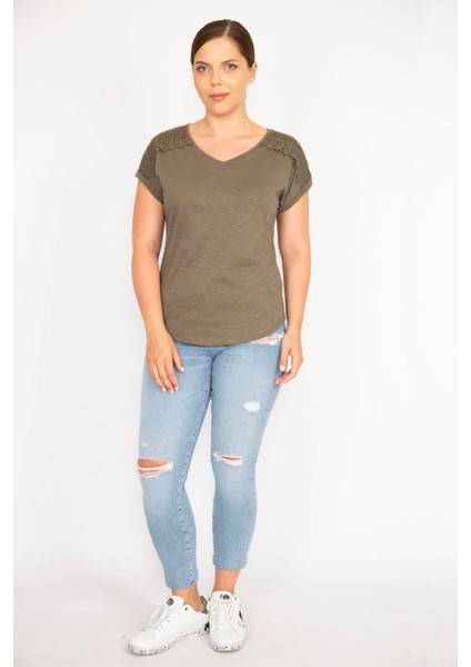 Kadın Haki Büyük Beden Pamuk Kumaş V Yakalı Kısa Kollu Omuz Dantel Detaylı Bluz indirimleri