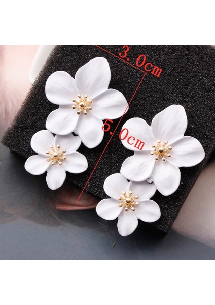 EK4198 Saf Beyaz Renk Papatya Kelebek Çiçek Dangle Küpe Kadınlar Için Yeni Yaz Kore Orecchino Yaratıcı Romantik Düğün Takı (Yurt Dışından) modelleri