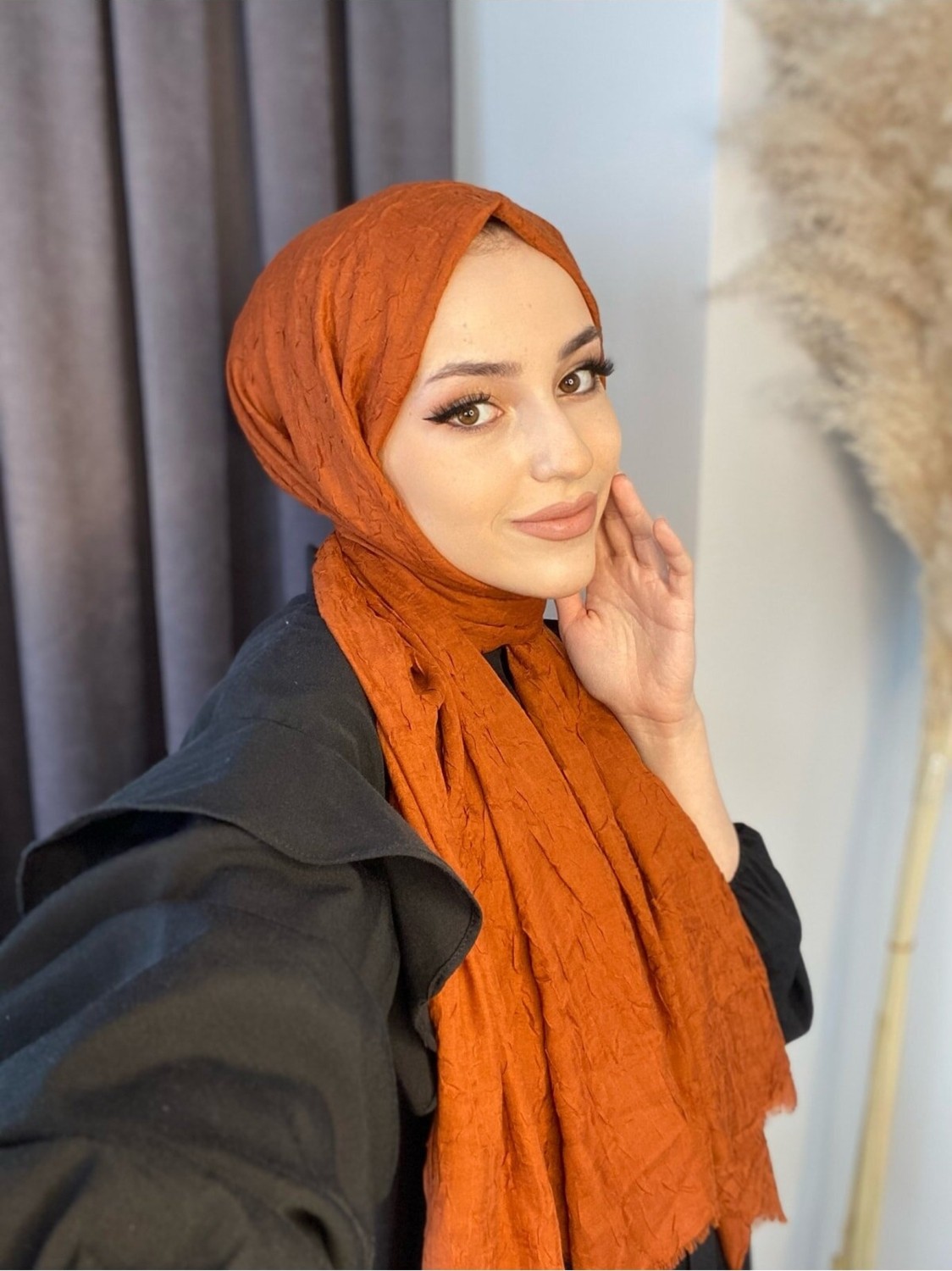 Nil Butik Kadın Pamuklu Şal Kahverengi Düz Desen Ütü Gerektirmeyen Dört Mevsim Kullanıma Uygun
