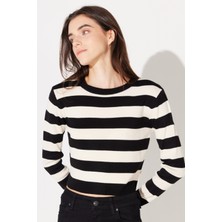Lee Slim Fit Dar Kesim Bisiklet Yaka Siyah Beyaz Çizgili Crop Triko Kazak
