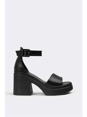 7AdımdaAşk Kadın Dolgu Topuk Sandalet Ayakkabı 085Y23K11418