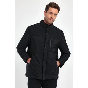 Erkek Siyah Standart Fit Normal Kesim Içi Kürklü Dik Yaka Çıtçıt Detaylı Fermuarlı Kışlık Mont