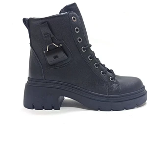 Pandora Moda Siyah Deri Kadın Postal Bot Ayakkabı