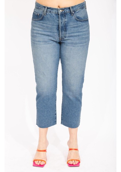 Kadın Mavi Büyük Beden Yıkama Efektli Paçası Pis Dikişli Bilek Boy 5 Cep Kot Pantolon