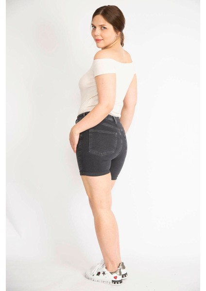 Kadın Antrasit Büyük Beden Duble Paça Likralı Skınny Kot Şort fırsatları