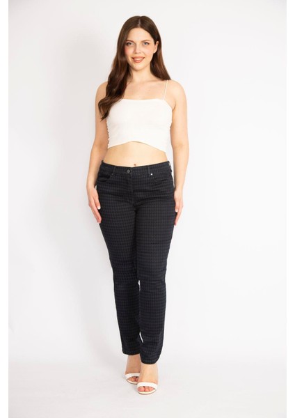 Kadın Siyah Büyük Beden Kazayağı Desenli Likralı Gabardin 5 Cep Pantolon modelleri