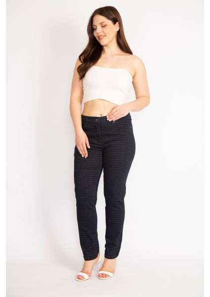 Kadın Siyah Büyük Beden Kazayağı Desenli Likralı Gabardin 5 Cep Pantolon indirimleri