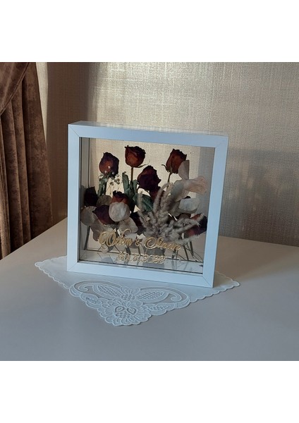 Beyaz Isimli 25X25 cm Çift Yönlü Anı Çerçevesi! Gül Kutusu Şeffaf Gül Kutusu fırsatları