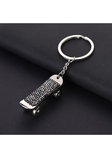Kaykay Şeklindeki Elmas Çivili Araba Anahtarlığı - Siyah (Yurt Dışından)