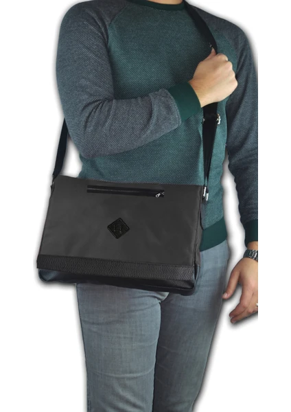 Unisex 13" Postacı Tablet Çapraz Askılı Omuz Çantası - Siyah