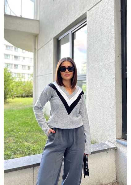 Kadın Gri Uzun Kollu V Yaka Color Block Bluz Sweatshirt & Pamuklu Kazak