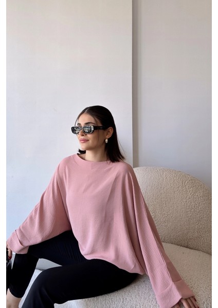 Kadın Pudra Airobin Yarasa Duble Kol Salaş Bluz Ekstra Oversize Yuvarlak Yaka - Tesettüre Uygun
