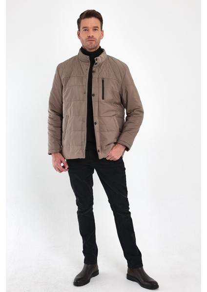 Erkek Krem Standart Fit Normal Kesim Içi Kürklü Dik Yaka Çıtçıt Detaylı Fermuarlı Kışlık Mont modelleri