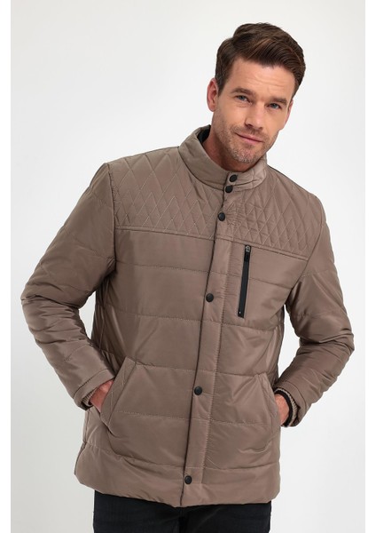 Erkek Krem Standart Fit Normal Kesim Içi Kürklü Dik Yaka Çıtçıt Detaylı Fermuarlı Kışlık Mont fırsatları