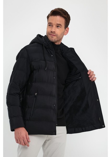 Erkek Siyah Standart Fit Normal Kesim Içi Kürklü Çıkmalı Kapüşon Dik Yaka Mont fiyatları