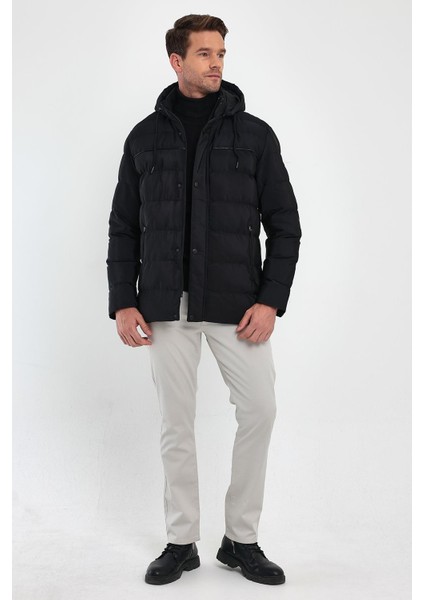 Erkek Siyah Standart Fit Normal Kesim Içi Kürklü Çıkmalı Kapüşon Dik Yaka Mont modelleri