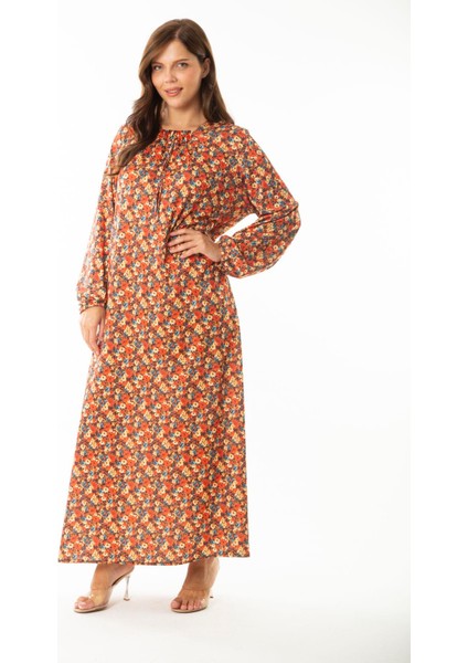 Kadın Büyük Beden Renkli Yakası Büzgü Ve Kol Ağzı Lastik Detaylı Uzun Elbise 65N36905