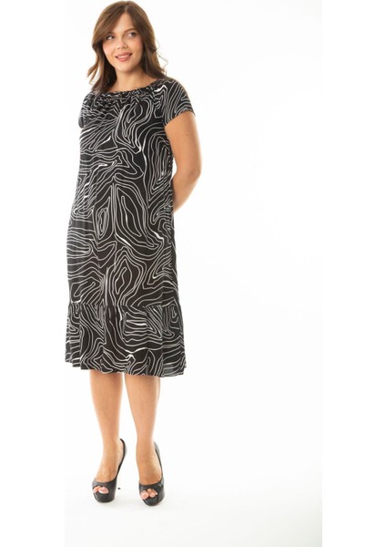 Kadın Büyük Beden Siyah Dokuma Viskon Kumaş Yakası Lastikli Etek Ucu Katlı Elbise 65N36909 modelleri