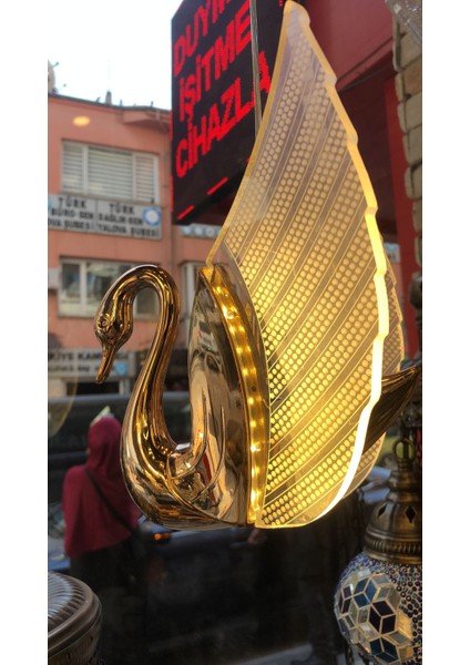 Üçlü Sarkıt Gold Renk Kuğu LED Avize fırsatları