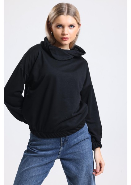 Yaka Detaylı Beli Lastikli Kadın Sweatshirt