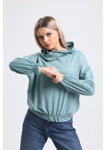 Yaka Detaylı Beli Lastikli Kadın Sweatshirt