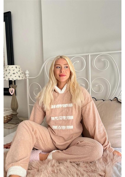 Kahve Three Line Desenli Kapşonlu Peluş Polar Pijama Takımı