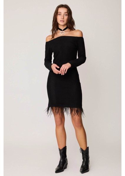 Eteği Tüy Detaylı Elbise fırsatları