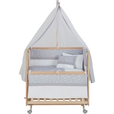 Babycom Naturel Boyasız 50 x 90 Anne Yanı 4 Kademeli Ahşap Beşik - Tekerlekli + Gri Yıldızlı Uyku Seti