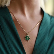 By Golden House Yeşil Mineli Yonca Kolye