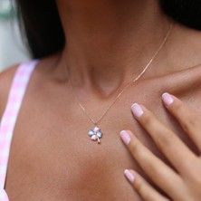 By Golden House Sedef Taşlı Yonca Kolye