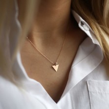 By Golden House Incili Üçgen Kolye