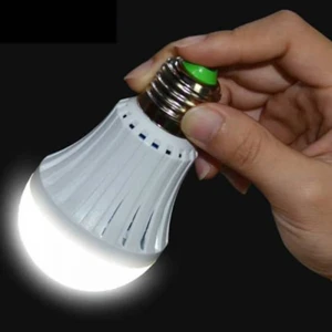 Pazarız 9 Watt Sarjlı LED Ampul E27 Model Beyaz Renk