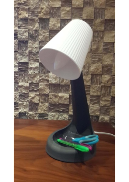 Genç Masa Lambası