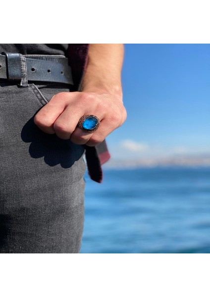 Aqua Blue Taşlı Vav Işlemeli Gümüş Erkek Yüzük fırsatları
