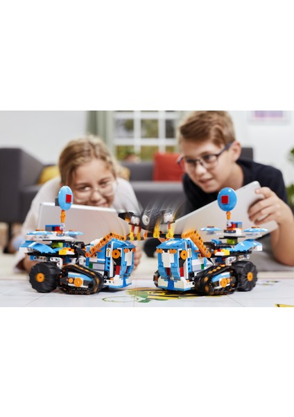 LEGO® Boost 17101 Yaratıcı Alet Kutusu Yapım Seti Çocuk ve Yetişkin için Kodlama Oyuncak Robot