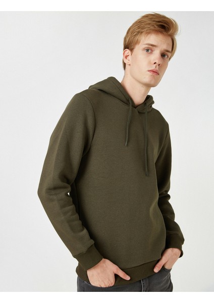 Erkek Kapüşonlu Uzun Kollu Sweatshirt fiyatları