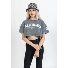 Quzu Gri Yıkamalı Baskılı Tişört, Kısa T-Shirt, Kısa Crop Tişört, Yazılı Mini Tişört