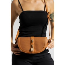 Valu Accessorize Kadın Taba Çarpraz Kilit Detaylı Omuz Çantası