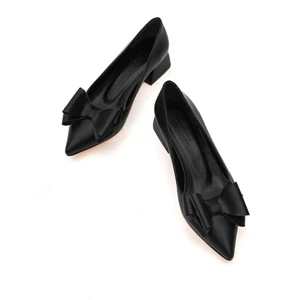 Renata Siyah Fiyonklu (4cm) Sivri Burun Topuklu Ayakkabı