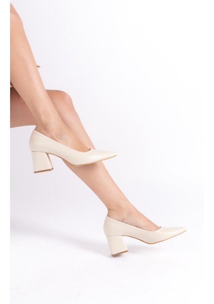 MBZFR600-BJ Kadın Blok Topuklu 6 cm Sivri Burun Bej Stiletto & Topuklu Ayakkabı