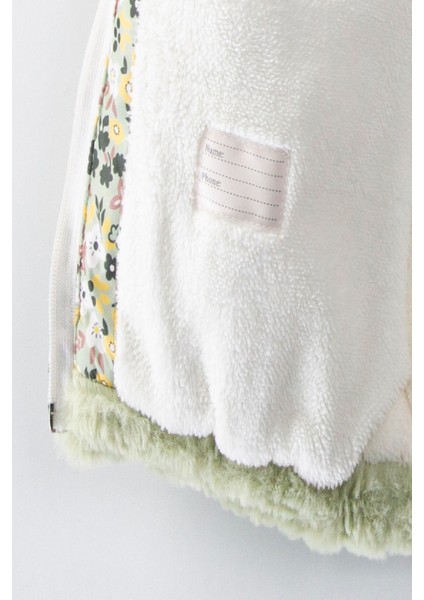 Özel Sevimli Tasarım Çiçekli Fiyonk Detaylı Tavşan Kulaklı Varaklı Içi Kürklü Kışlık Kaban- Mont modelleri