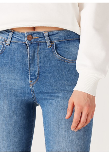 Yüksek Bel Süper Dar Paça Skinny Fit Açık Mavi Kadın Denim Pantolon W27H017404-AÇIK Mavi