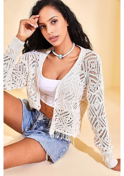 Kadın Ekru Püsküllü Mevsimlik Crop Hırka