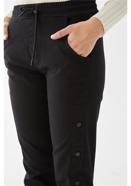Yanları Çıtçıtlı Jogger Pantolon Siyah fırsatları