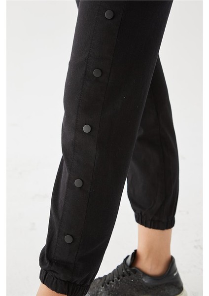 Yanları Çıtçıtlı Jogger Pantolon Siyah indirimleri