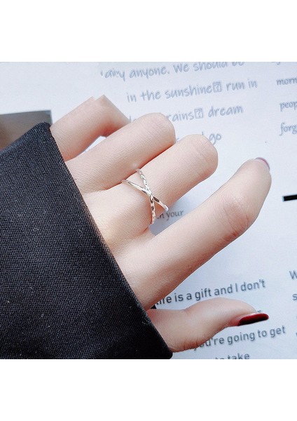 Geometrik Açılımlı Gümüş Yüzük, Kız Yüzük, Sade ve Şık (Yurt Dışından) fırsatları